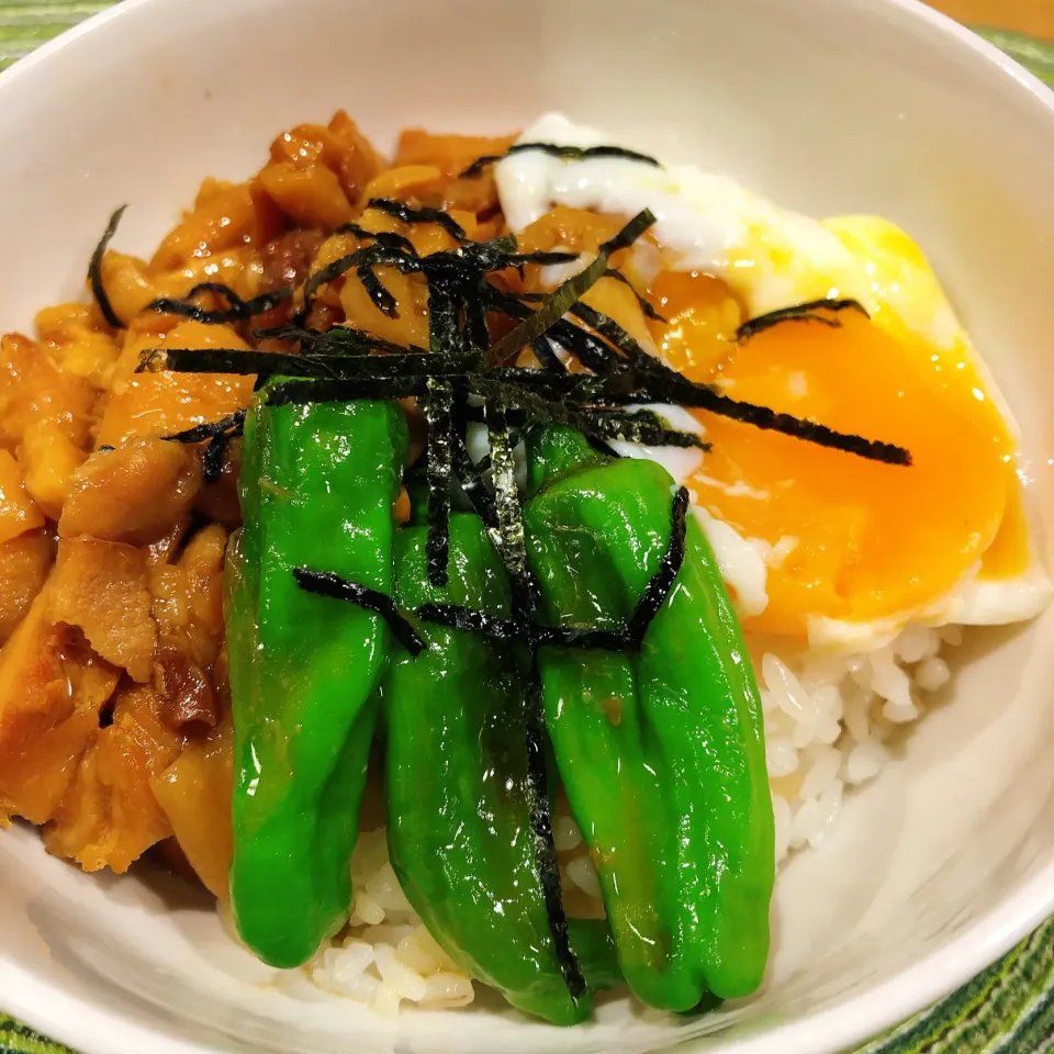 Snapdishの料理写真:焼鳥丼🐓|みかんさん