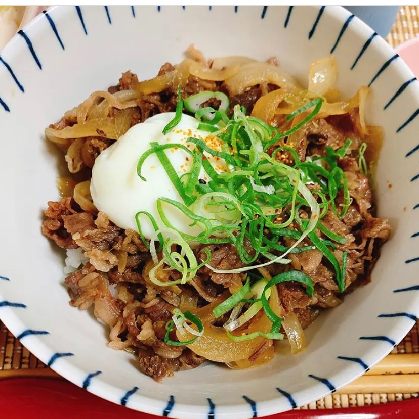 温玉乗っけ牛丼|みるさん