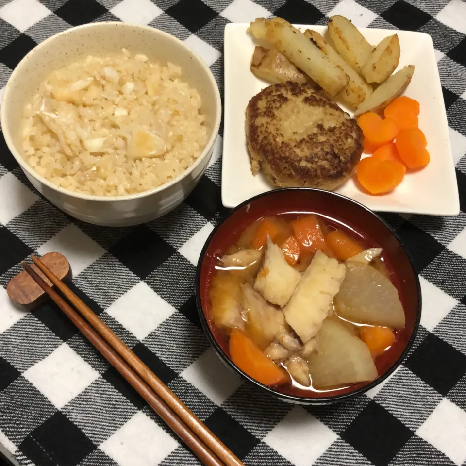 鯛のあら汁、鯛めし、豆腐ハンバーグ|よしさん