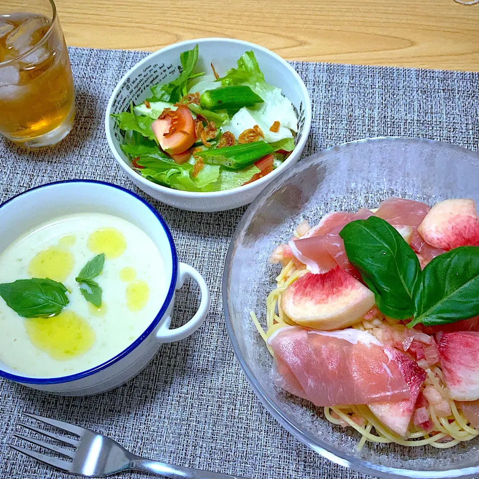 Snapdishの料理写真:夕食|ツインうさぎさん