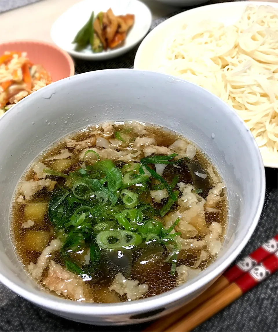 お茄子と豚バラ肉のあったかそうめん🐾❤|さくらさん