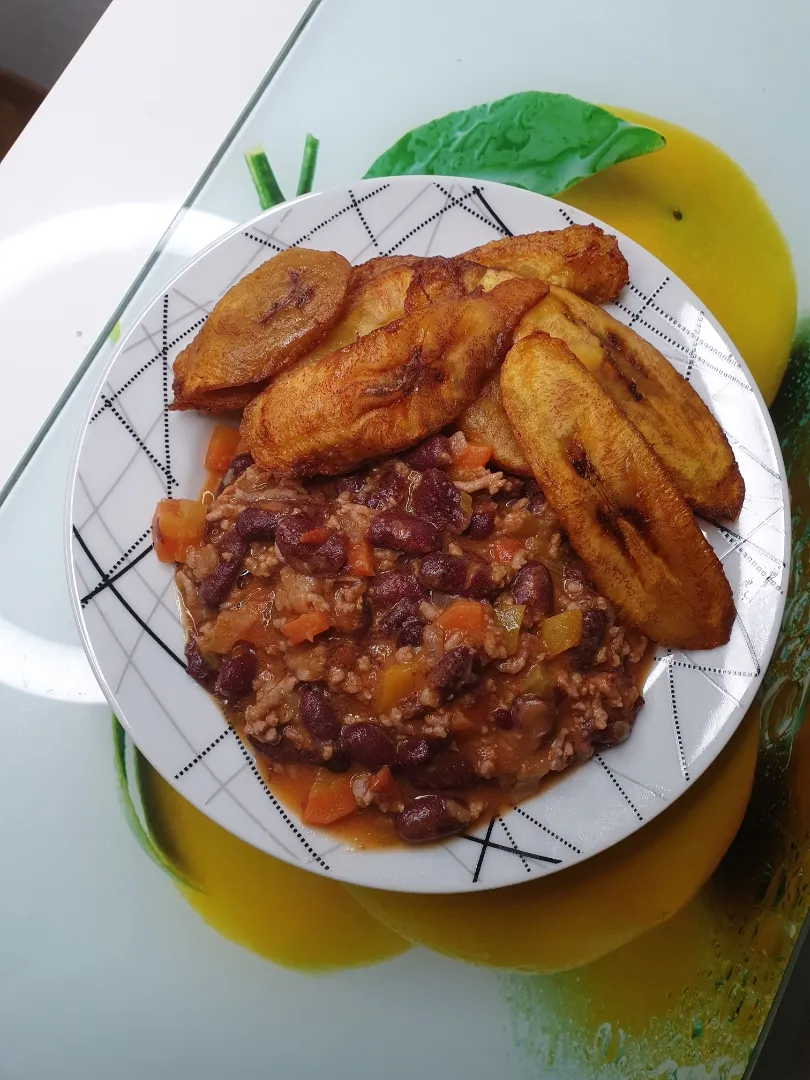 Mashed meat beans and dodo(fried ripe plantain)|Allison presherieさん