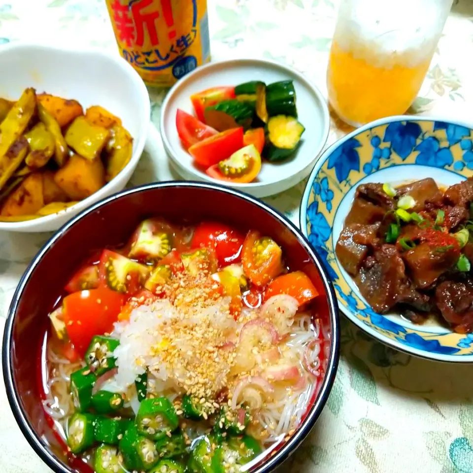 トマトとオクラのぶっかけそうめん＆ぼっかけ＆ジャガイモとモロッコインゲンのサブジ＆キューちゃん風キュウリとトマト＆のどごし生|うたかた。さん