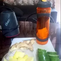 Snapdishの料理写真:Pineapple, cucumber and ginger smoothie for stubborn belly fat 💕|Radha Krishnaさん