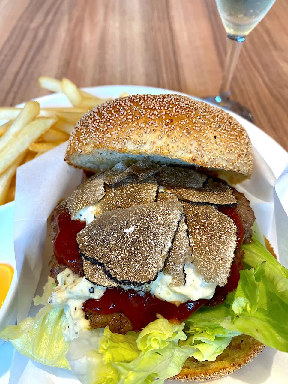 Wakyu truffles burger|sirakorn owadaさん