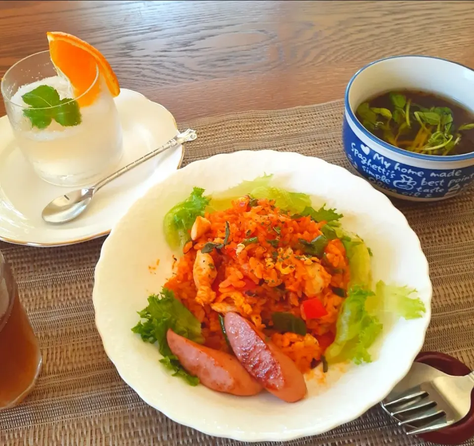 チキンライス☺️
豆苗ともずくたっぷりのスープ
ロゼワインのゼリー|fumfumさん