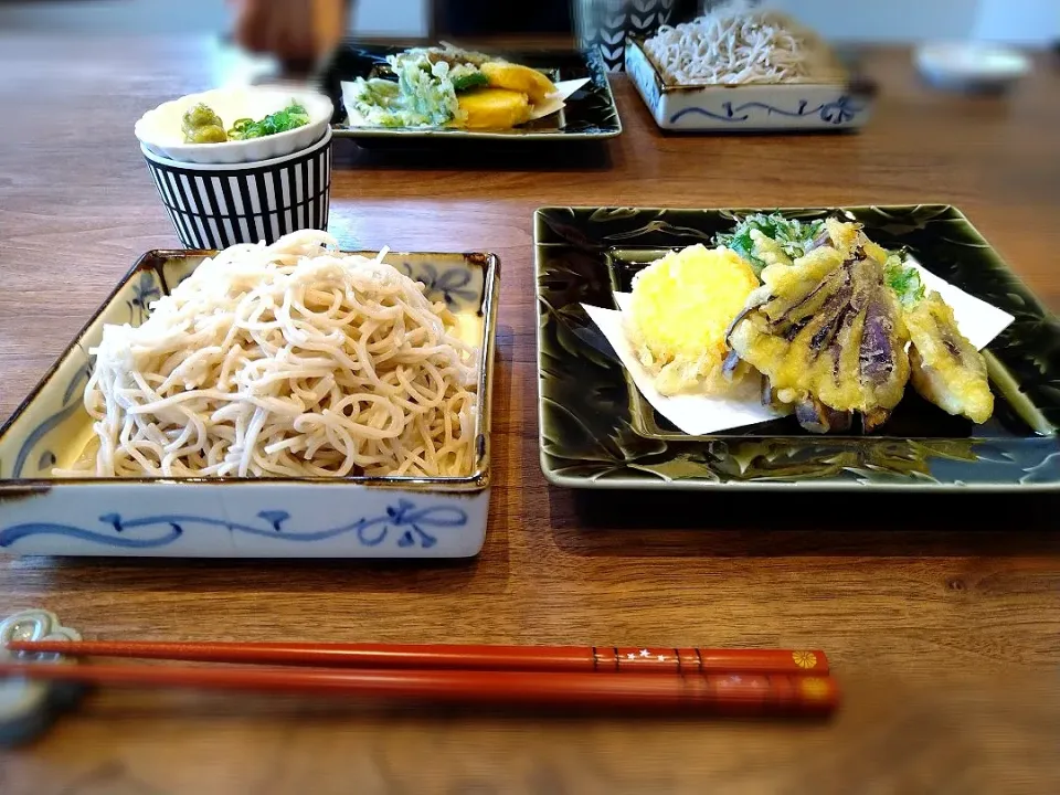 夏野菜の天ざる蕎麦|古尾谷りかこさん