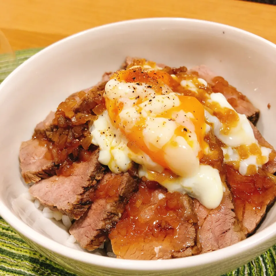 湯煎し過ぎた😓　失敗やんなぁ　　　　　ローストビーフ丼🐂|みかんさん