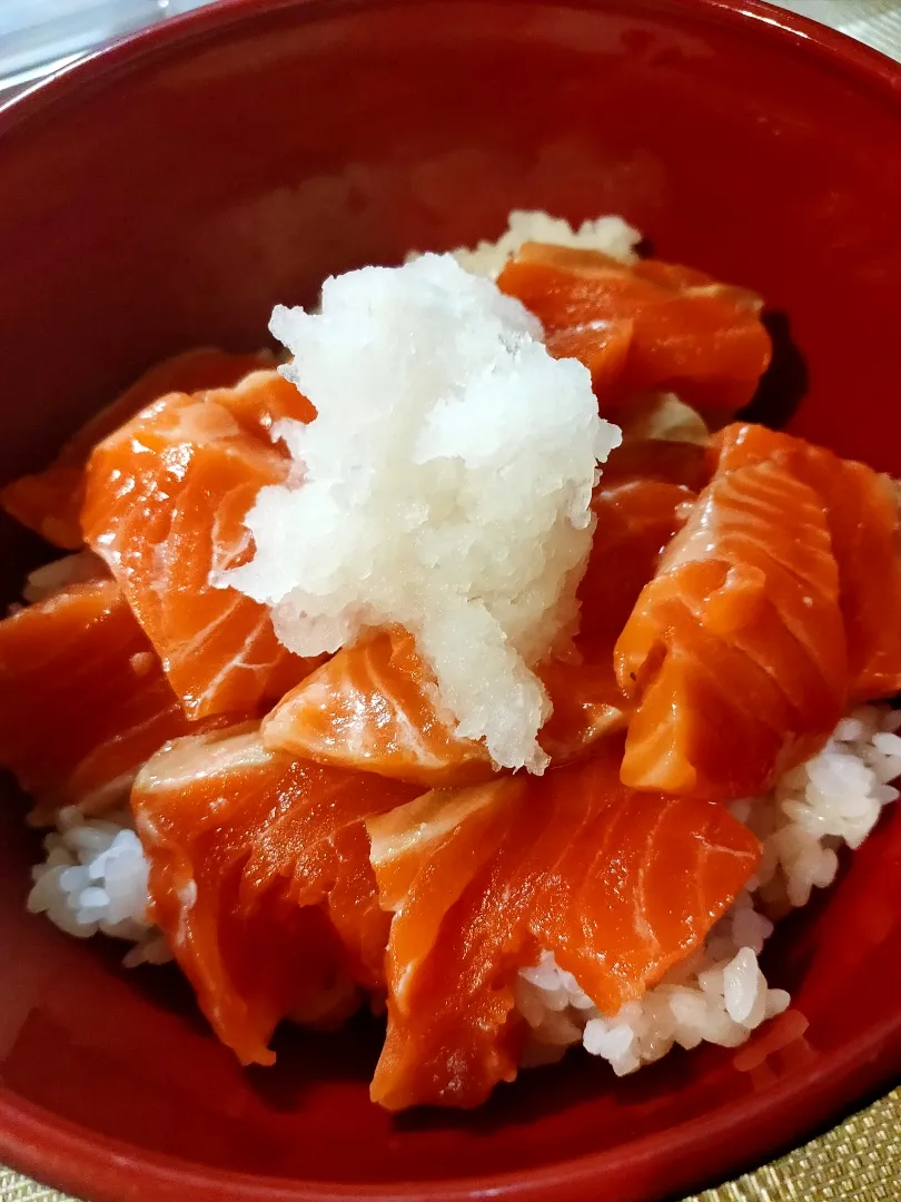 アトランティックサーモンと大根おろしの丼|hiroyoさん