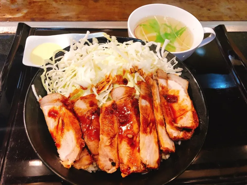 四日市トンテキ丼|板倉さん