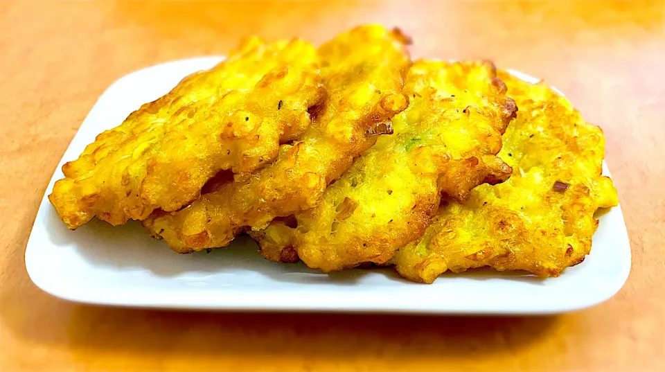 Snapdishの料理写真:Corn fritters (コーンフリッター), Indonesian style cooking of fried corns (we called it pergedel jagung).|MI 「いどりす」さん