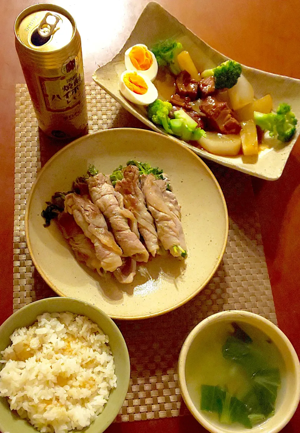 Snapdishの料理写真:Today's dinner🍴豚の豆苗巻き減塩こんぶ茶de酒蒸し･ｾﾌﾞﾝの金の豚角煮w/大根･ﾌﾞﾛｯｺﾘｰ&茹で卵･白飯･小松菜とｺｰﾝのとろみ中華ｽｰﾌﾟ|🌈Ami🍻さん