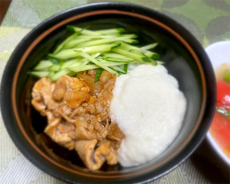 Snapdishの料理写真:豚しゃぶとろろ丼|まるちゃんさん