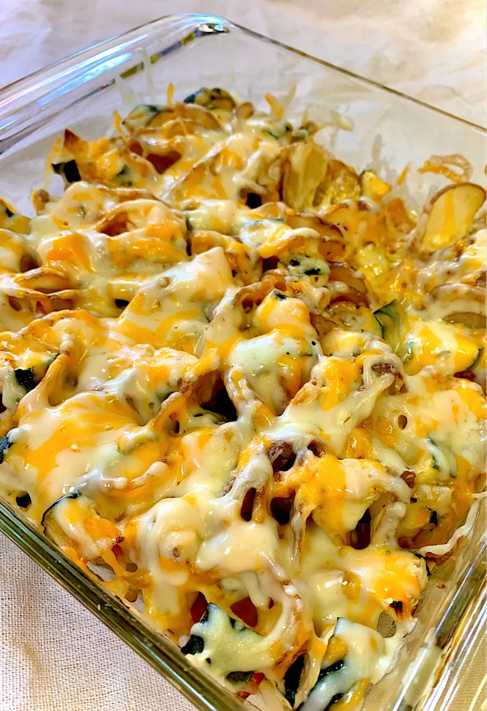 oven-baked anchovy cheese potato with crispy bacon|gonbenさん