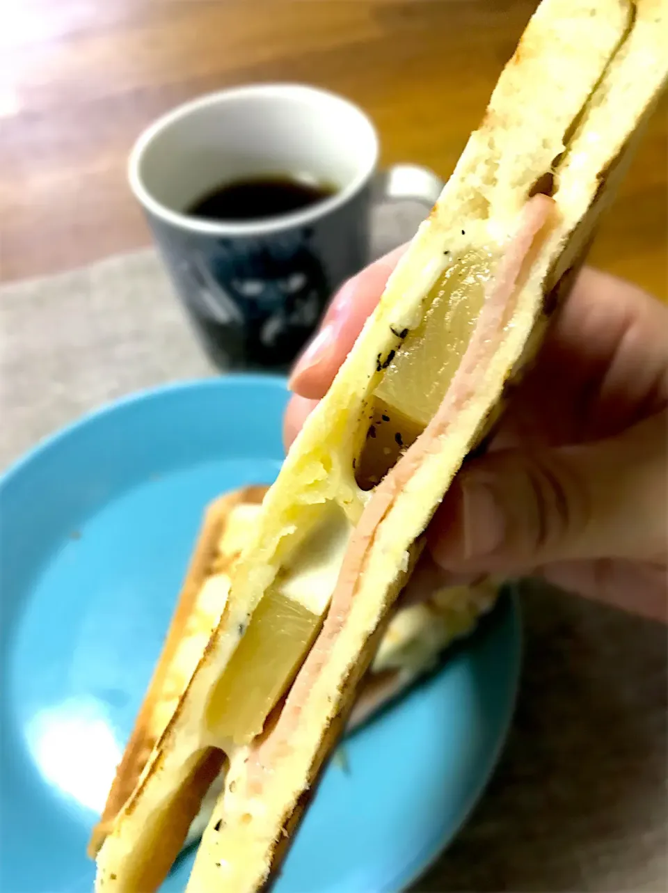 morimi32さんの料理 パイナップルハムチーズホットサンド|morimi32さん