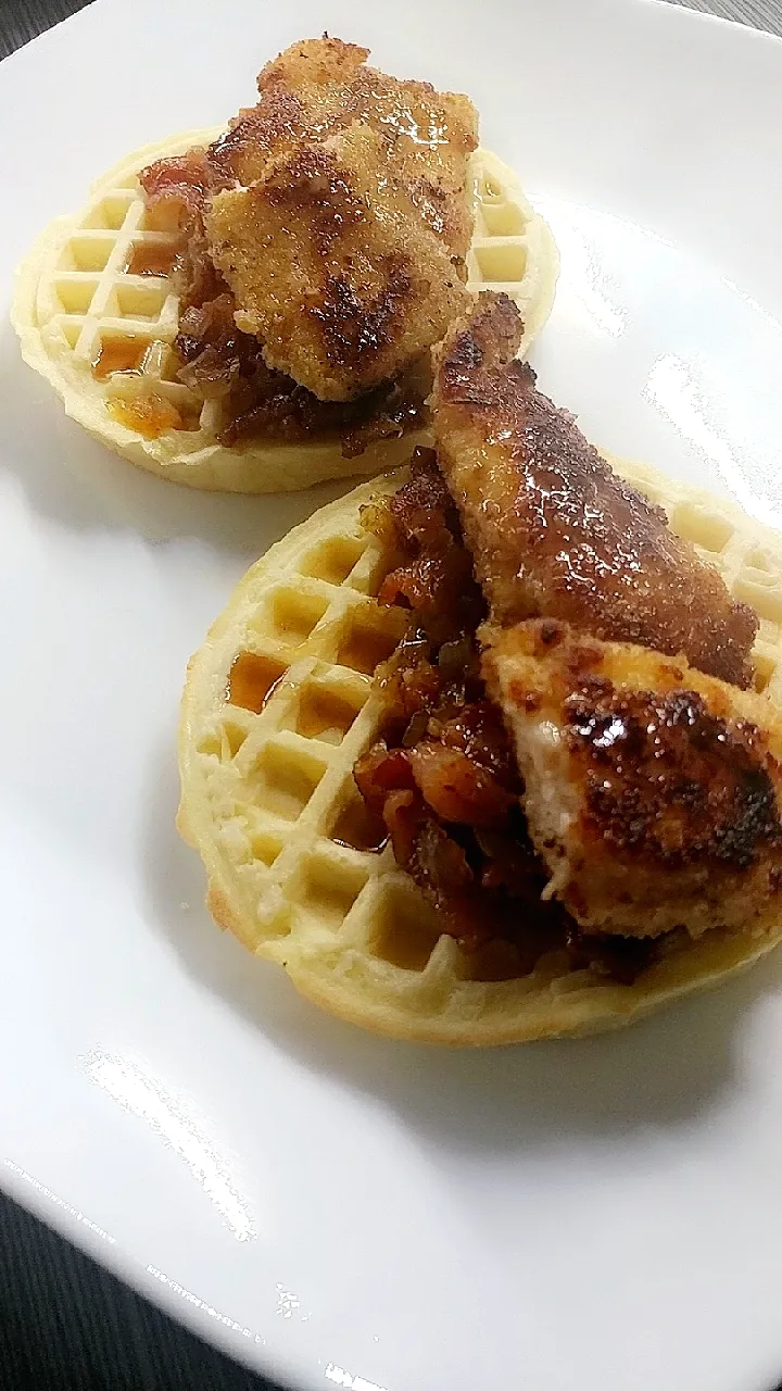 Snapdishの料理写真:chicken and waffle tacos with homemade bacon jam|cwalker12396さん