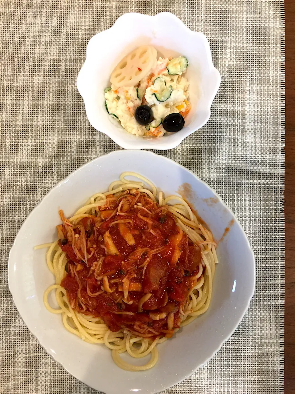 ミックスきのこのトマトソースパスタ|浜@ちゃんさん