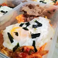 Snapdishの料理写真:Kimchi fried rice|Carmi Lubong-Morenoさん