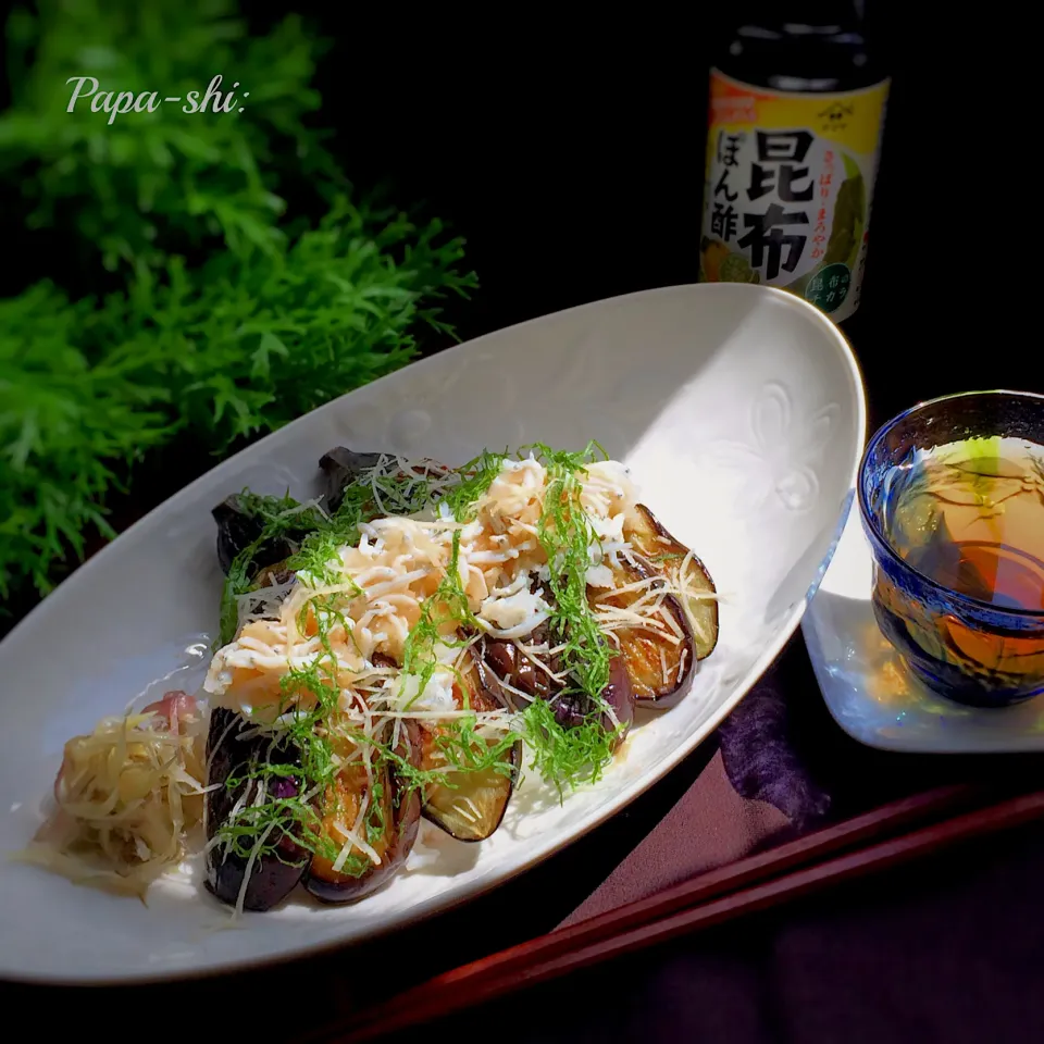 茄子のソテーとシラスおろし丼　味付けは昆布ぽん酢だけ❗️|パパ氏さん