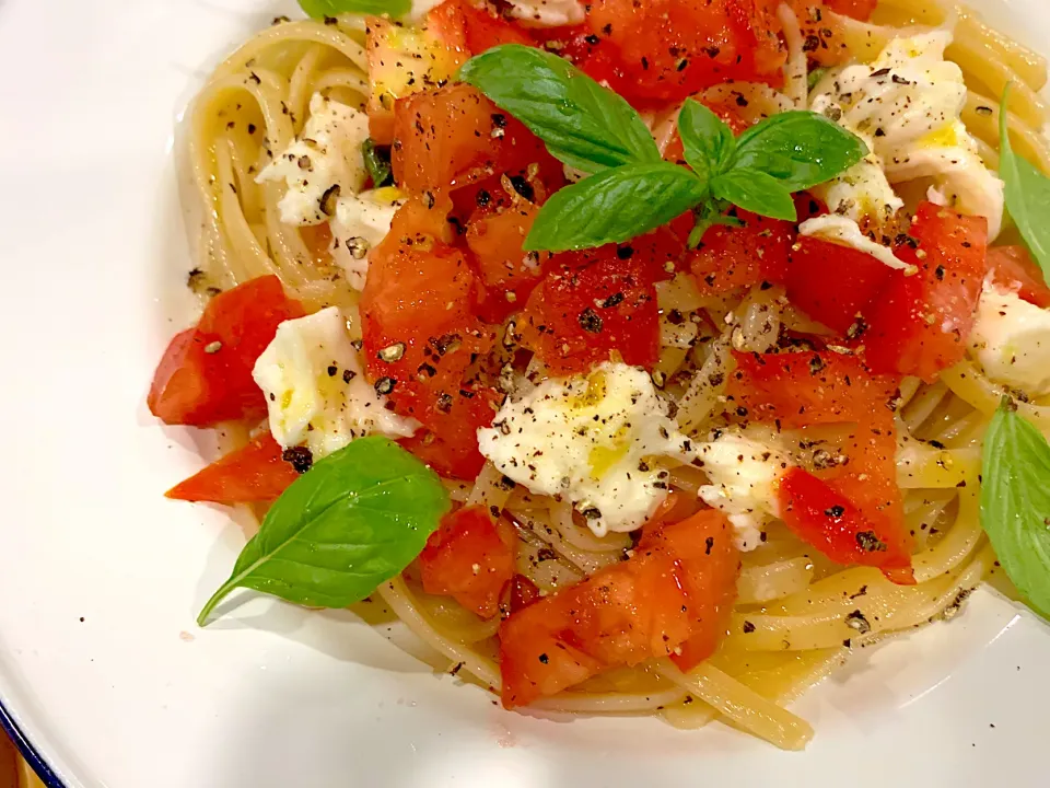  Linguine all’acqua di pomodoro con crema di mozzarella|Rjさん