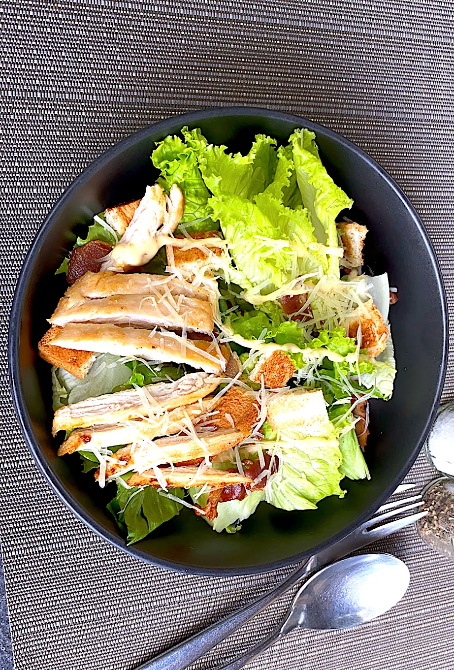 Caesar Salad & chicken|Nong🏌️🏊♀️🚴♀️🏃♀️🇹🇭さん