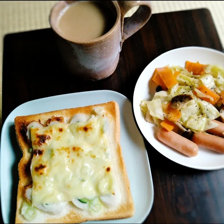 弁当仕込みつつの朝飯|omotoさん