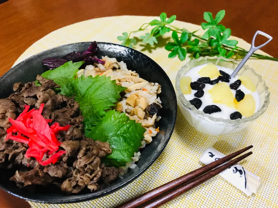 「炊き込みご飯牛バラ肉乗っけ丼」|バシュランさん