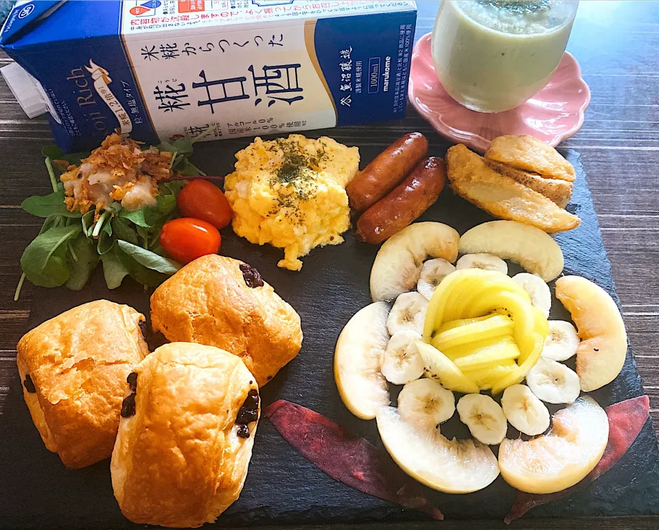 甘酒パンオショコラモーニング🥐|綾さん