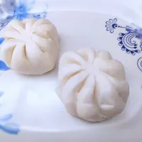 Snapdishの料理写真:mini siopao|ben nebさん