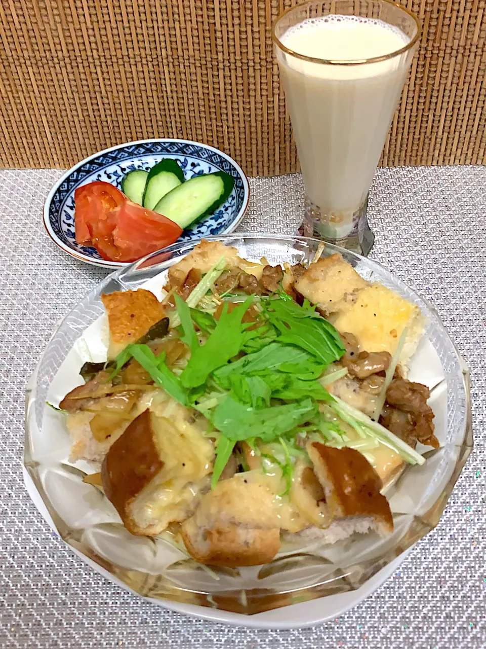 本日の朝食🥛パングラタン🍞カルボナーラソースの残りを使ってみました😅豆乳は欠かせません😄|ゆきりんさん