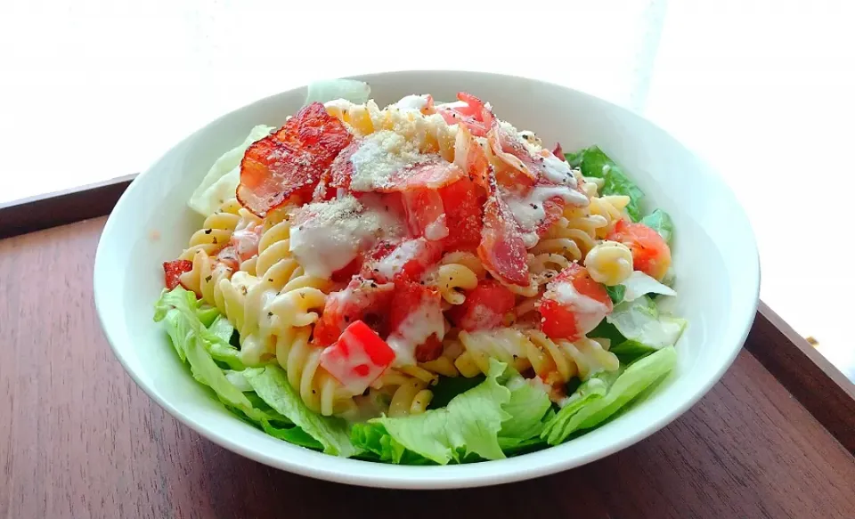 Snapdishの料理写真:BLT Pasta Salad|marimorinさん