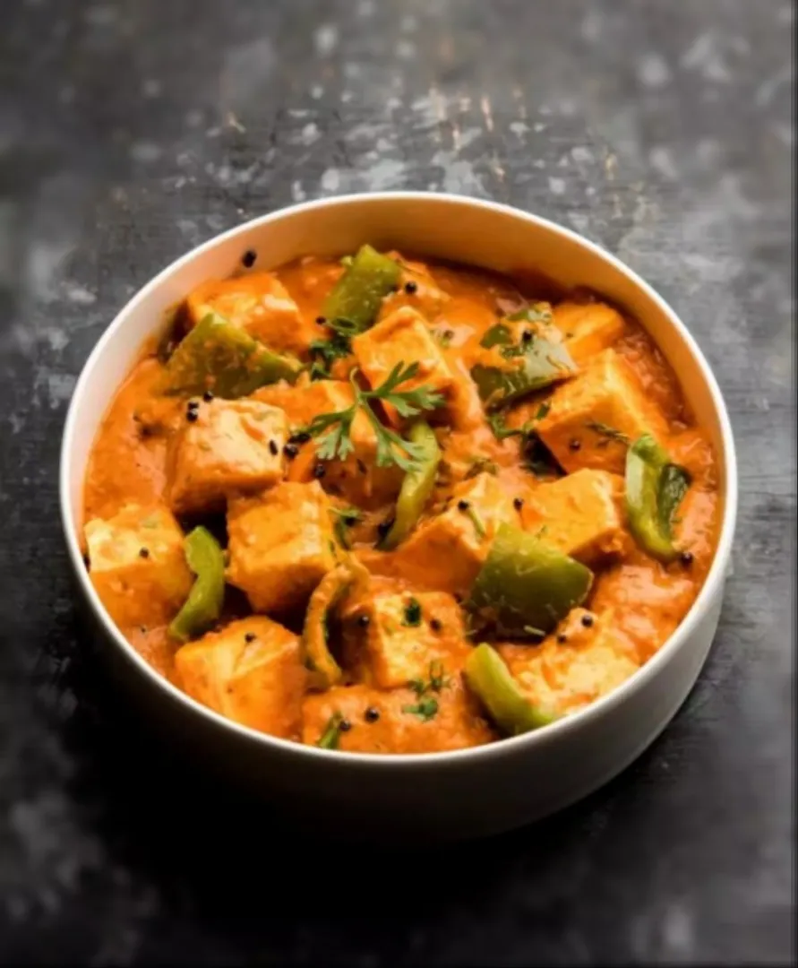 Snapdishの料理写真:Indian Style Paneer Capsicum  Curry|Swaad India Kaさん