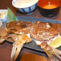 真鯛のカブト焼き定食|Ikuta Haruyaさん