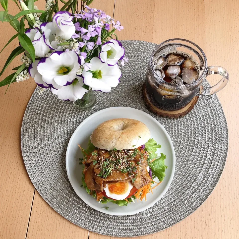 Snapdishの料理写真:8/17❤︎豚ロース焼肉&半熟たまごベーグルサンド❤︎🥯|Makinsさん