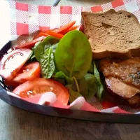 gluten free bread with applefresh sauce  spinach and tomatoes peppers was lovely.|freshflavoursさん