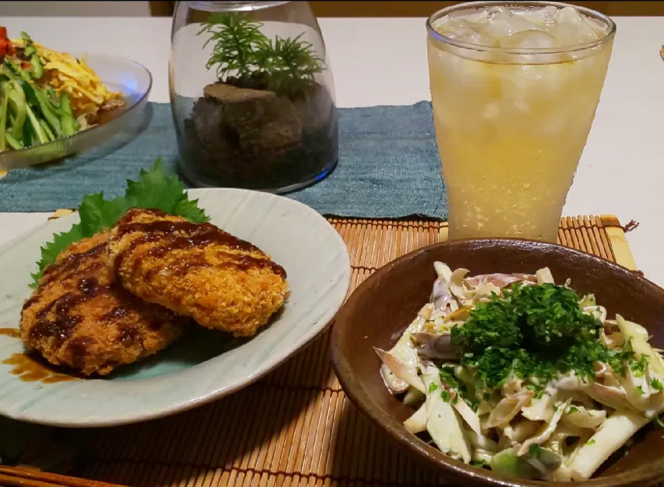 Snapdishの料理写真:お肉屋さんの揚げ物、採りたて茗荷のマヨわさび醤油和え、冷やし中華♪ハイボール🍻|miyuki🌱さん