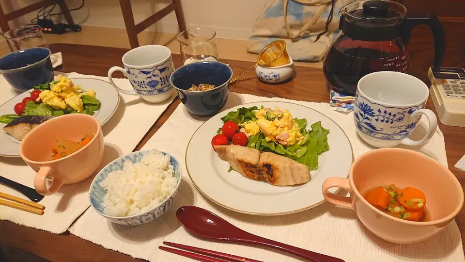 Snapdishの料理写真:ご飯
鰆の塩焼き
炒り豆腐
ポテトサラダ
大根と人参の煮物|oneiさん