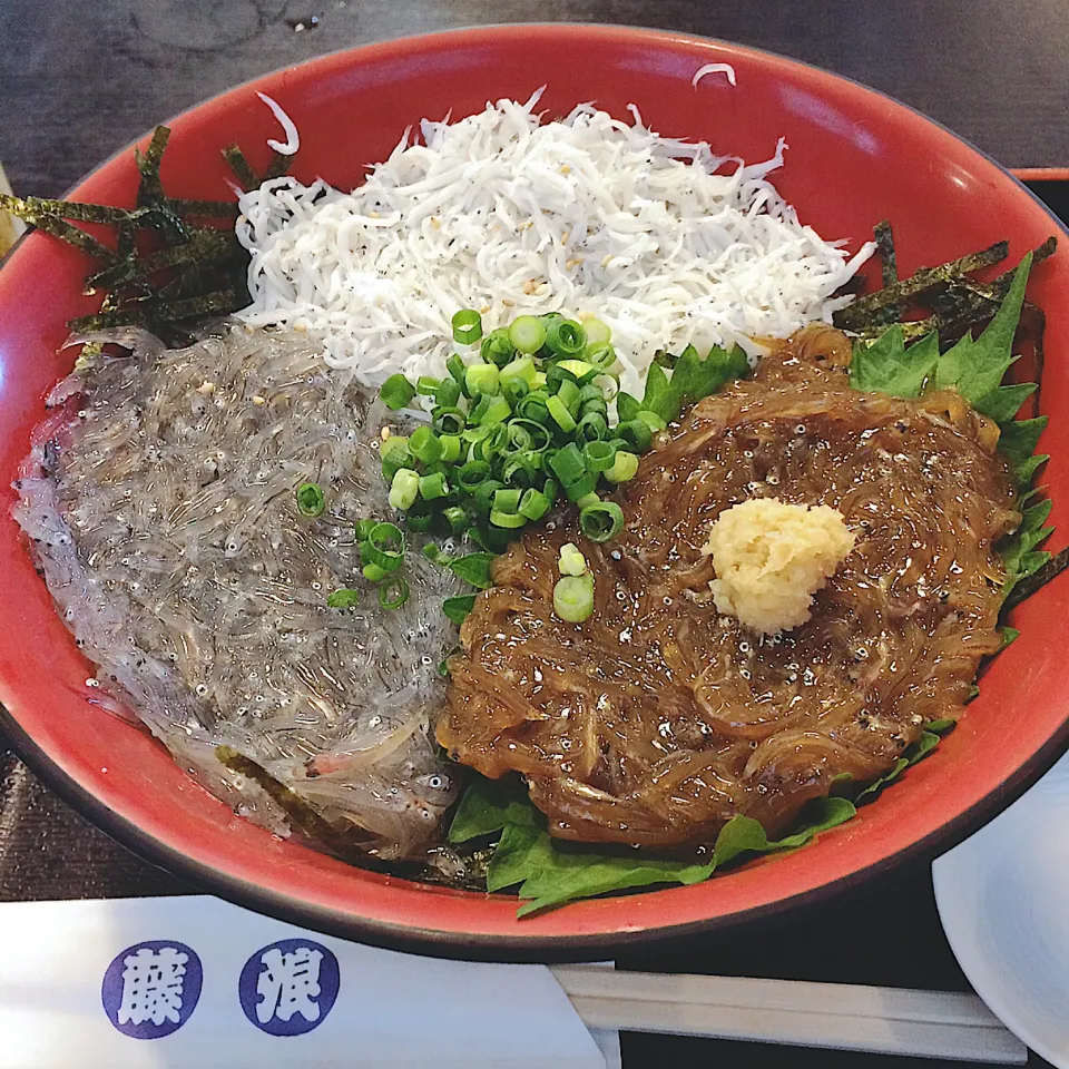 藤浪 しらす三品丼🐟🍚🐟|waiwaiさん