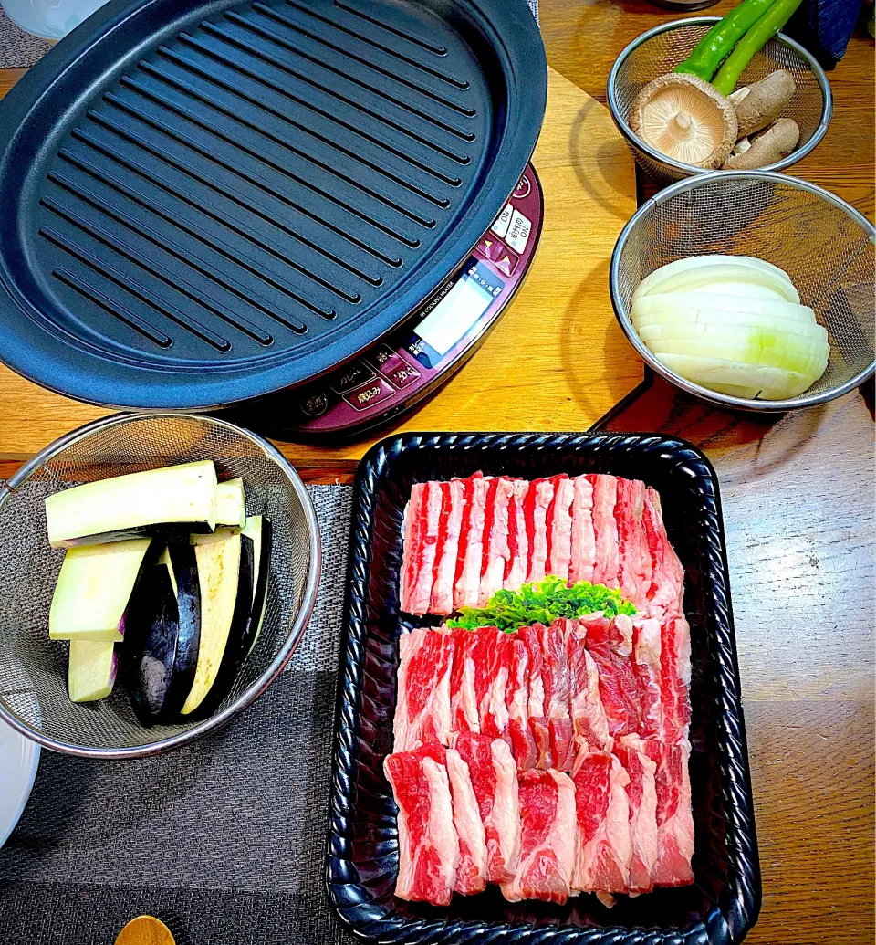 Snapdishの料理写真:焼肉、焼き野菜、ビール|yakinasuさん