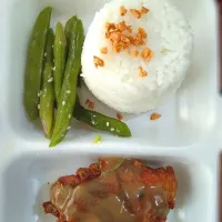 Pinoy style fried chicken with buttered beans|Rodi Tiara Roskaさん