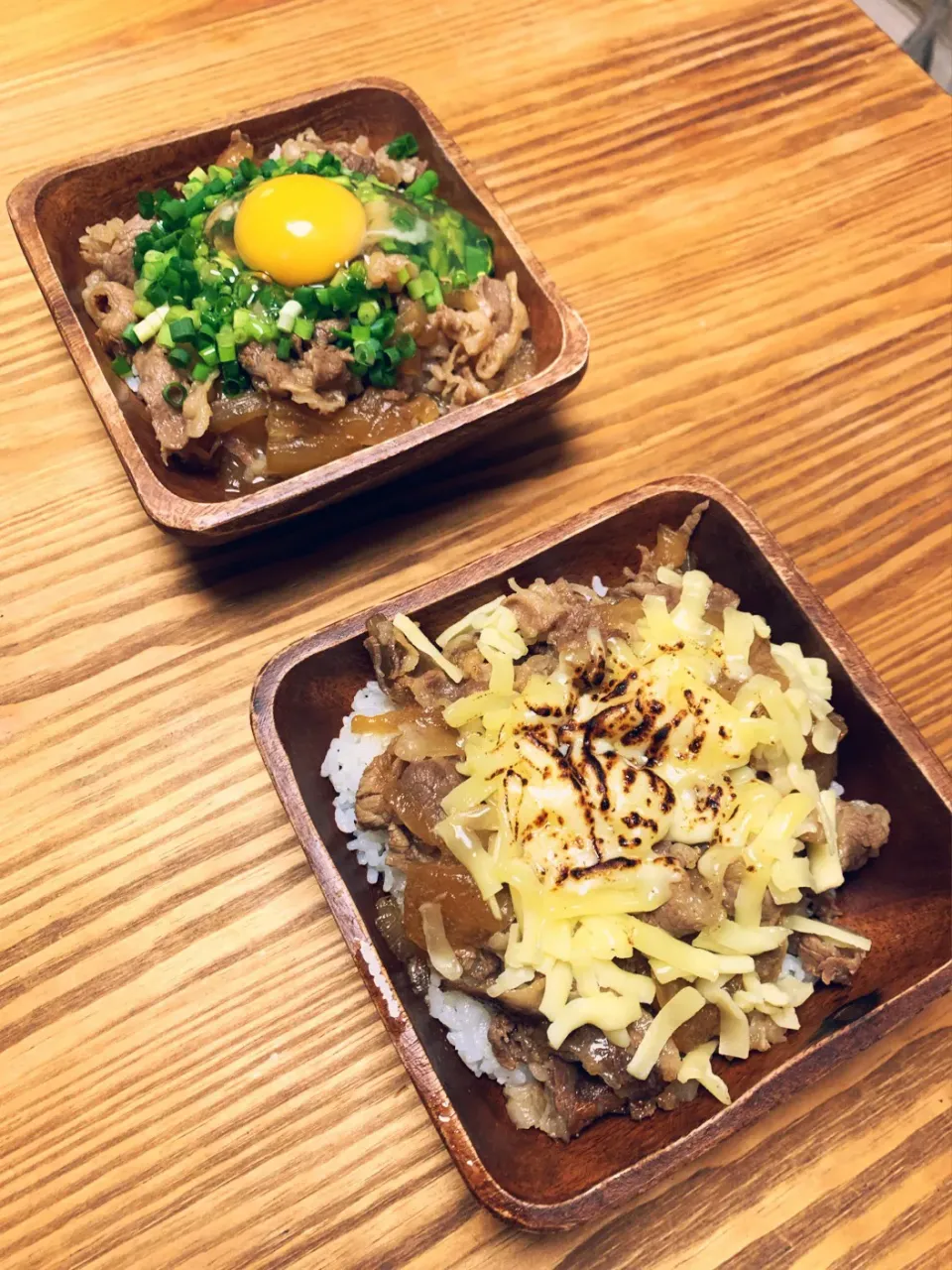 ネギたま牛丼と炙りチーズ牛丼|MicCartneyさん