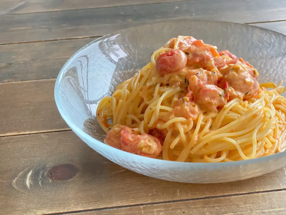 ミニトマトの生クリームソースパスタ🍝|おーこ🍅野菜ソムリエの母ちゃんさん