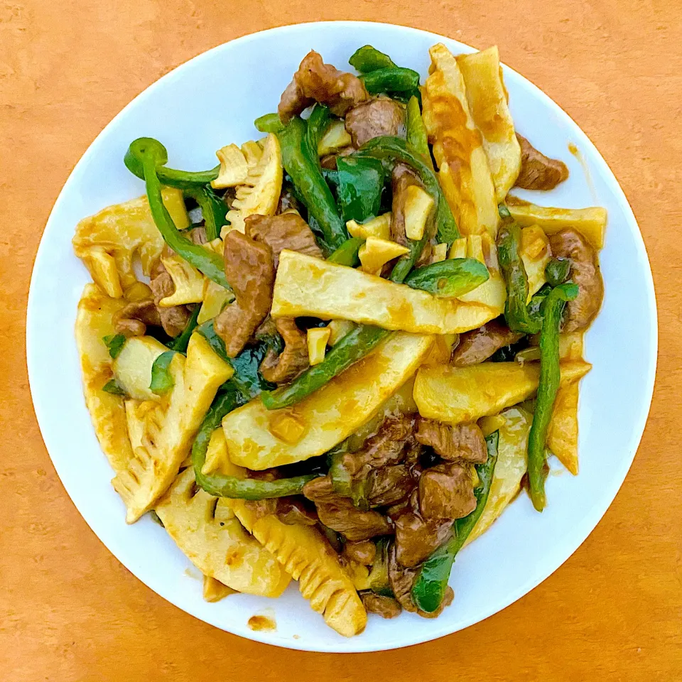 Lunch with chinese menu: stir-fry bamboo shoot with beef and shishito|MI 「いどりす」さん