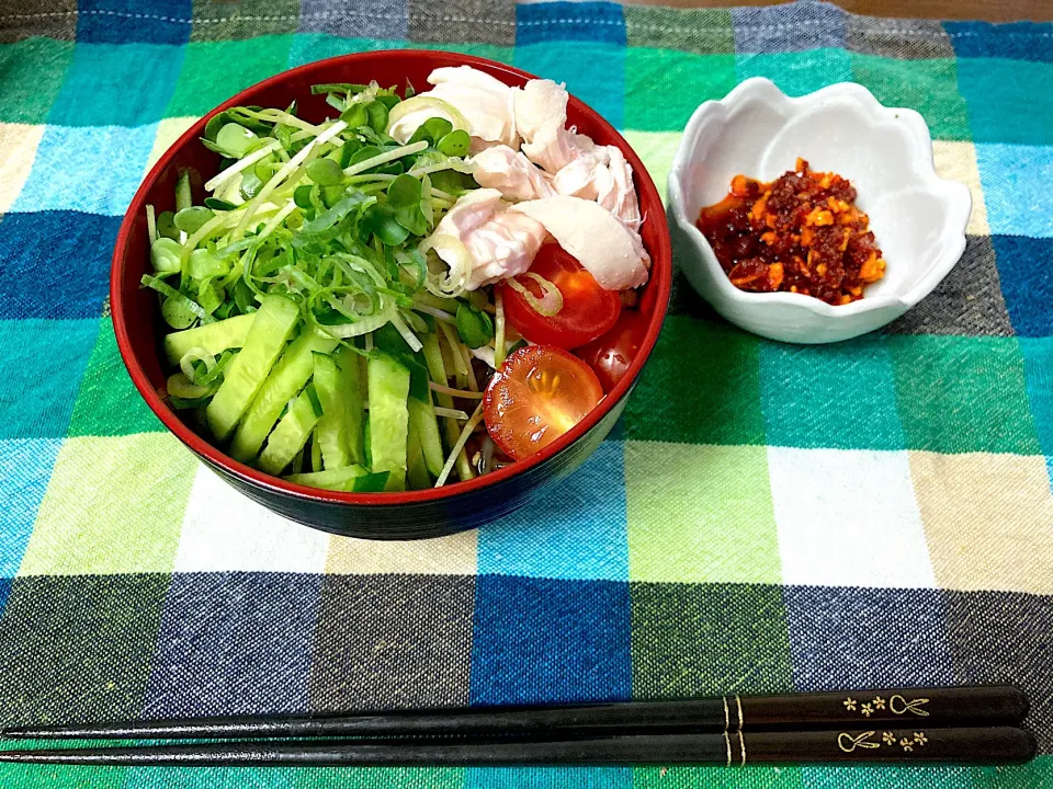 Snapdishの料理写真:「私の家政夫ナギサさん」辛麺🥰|なーさん