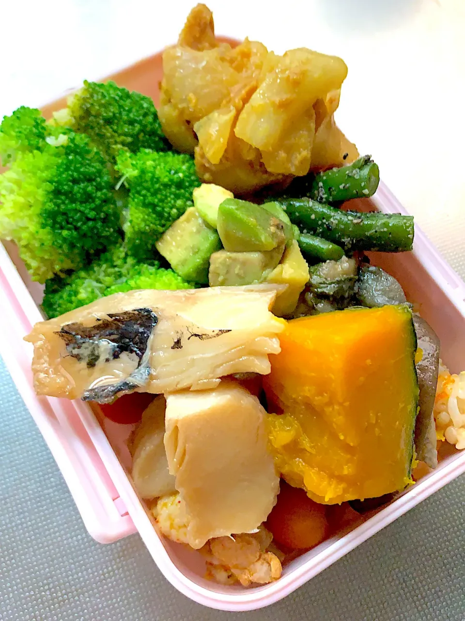 Snapdishの料理写真:今日のお弁当^_^野菜いろいろ詰め合わせ☆|ゆきっちさん