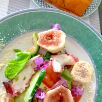 Snapdishの料理写真:タコといちじくのサラダ🥗