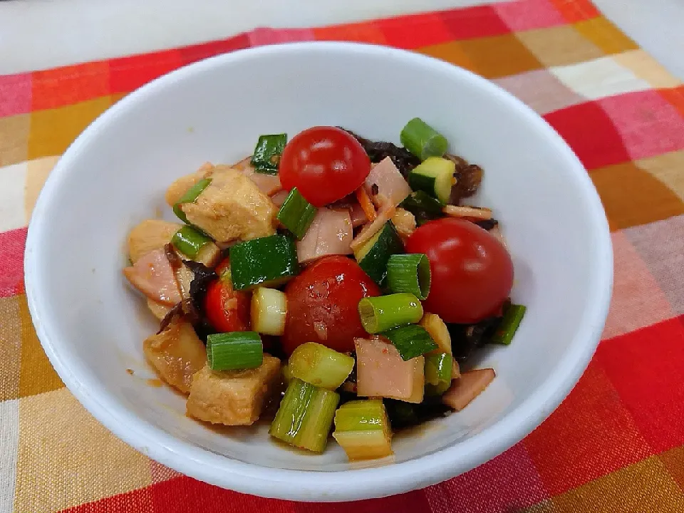 ごろごろ野菜のピリ辛さっぱりサラダ|よっしー(=^ェ^=)さん