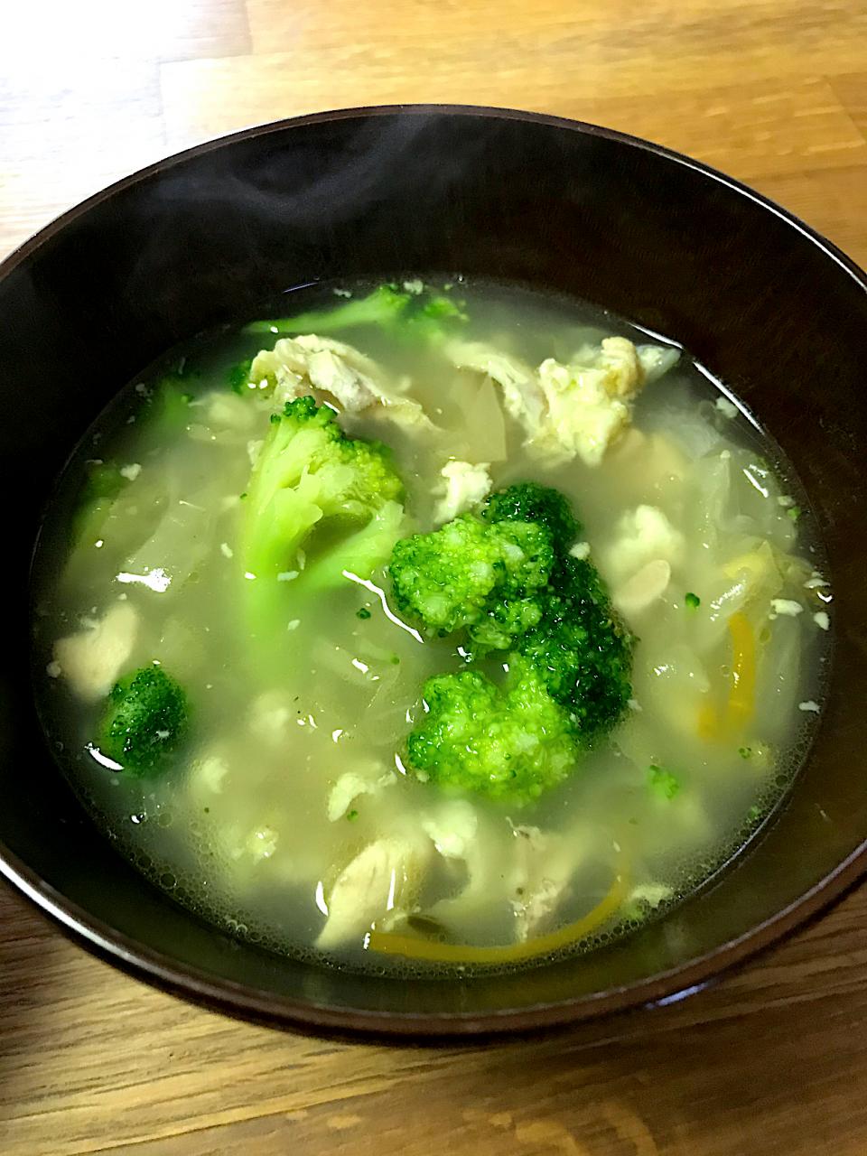 鶏手羽元の煮込み(ロシア風ザワークラウト)