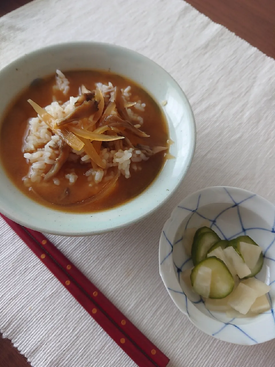 Snapdishの料理写真:玉ねぎと舞茸の冷汁
きゅうりと大根の酢の物|oneiさん