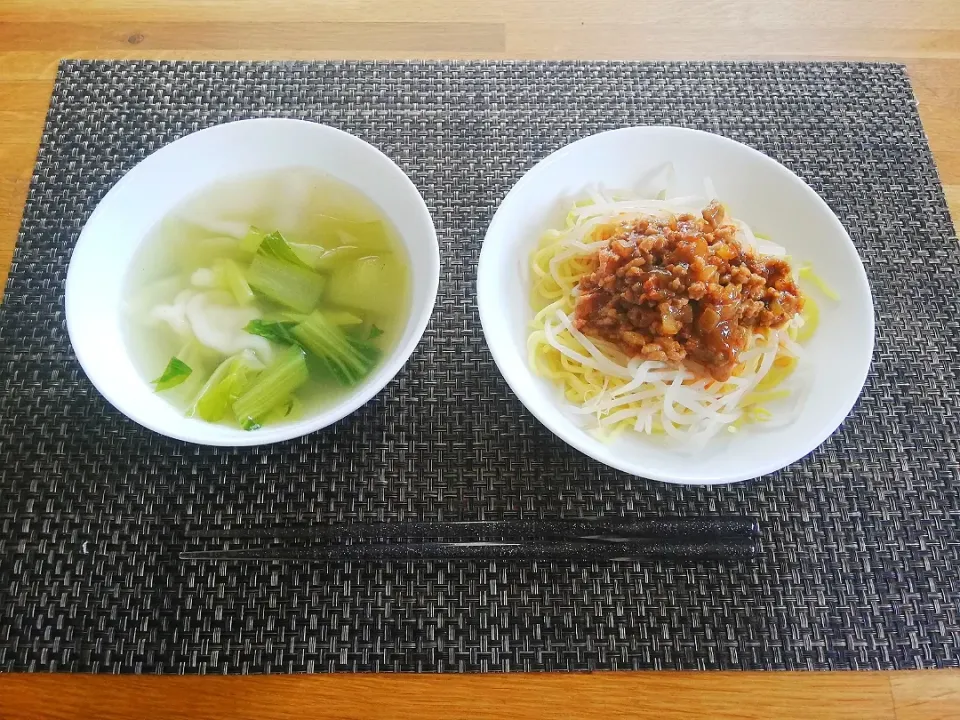 お昼ごはんは冷やし担々麺と水餃子スープ|puniさん